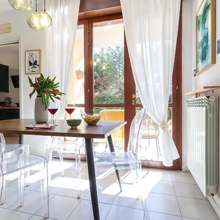 Style Shelter With Garden Near Downtown Apartment Bologna