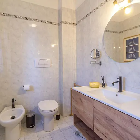 דירה Style Shelter With Garden Near Downtown *