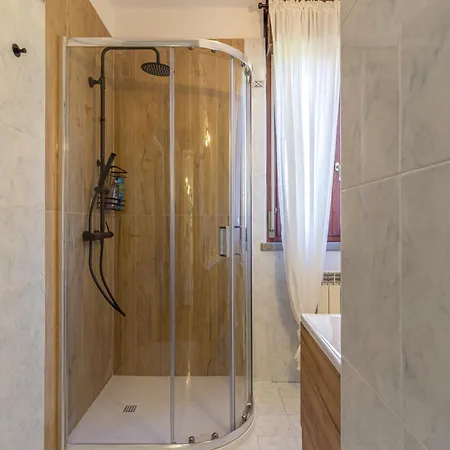 Апартаменты Style Shelter With Garden Near Downtown