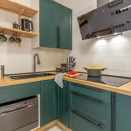 Style Shelter With Garden Near Downtown דירה *