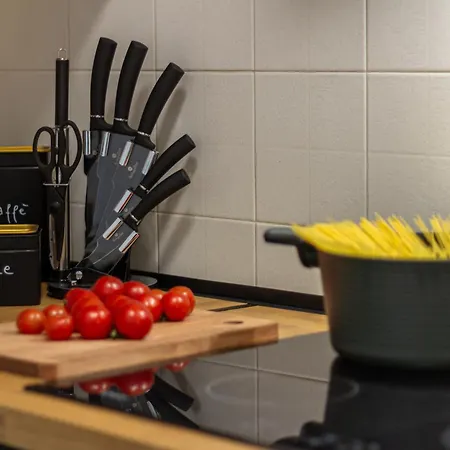 Style Shelter With Garden Near Downtown *