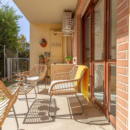 Style Shelter With Garden Near Downtown Апартаменты Болонья