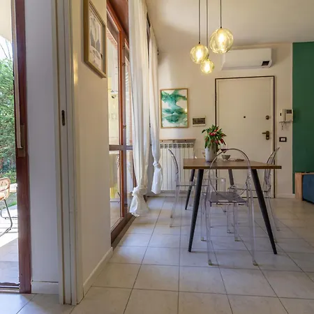 Style Shelter With Garden Near Downtown